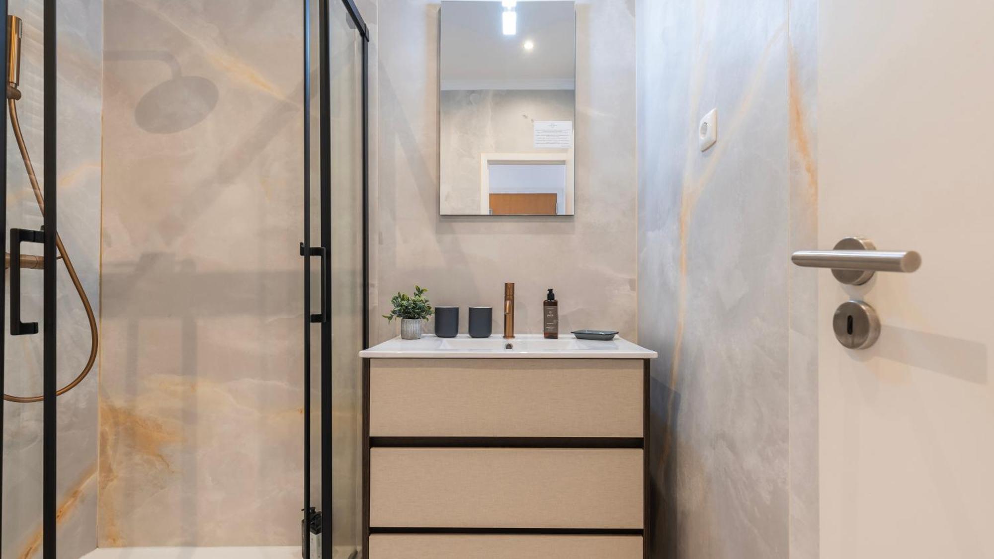 Sunny Design Apt In Praca Das Flores By Lovelystay Lisboa Extérieur photo